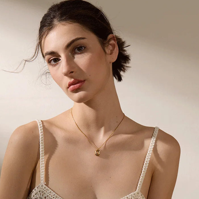 Ova Necklace
