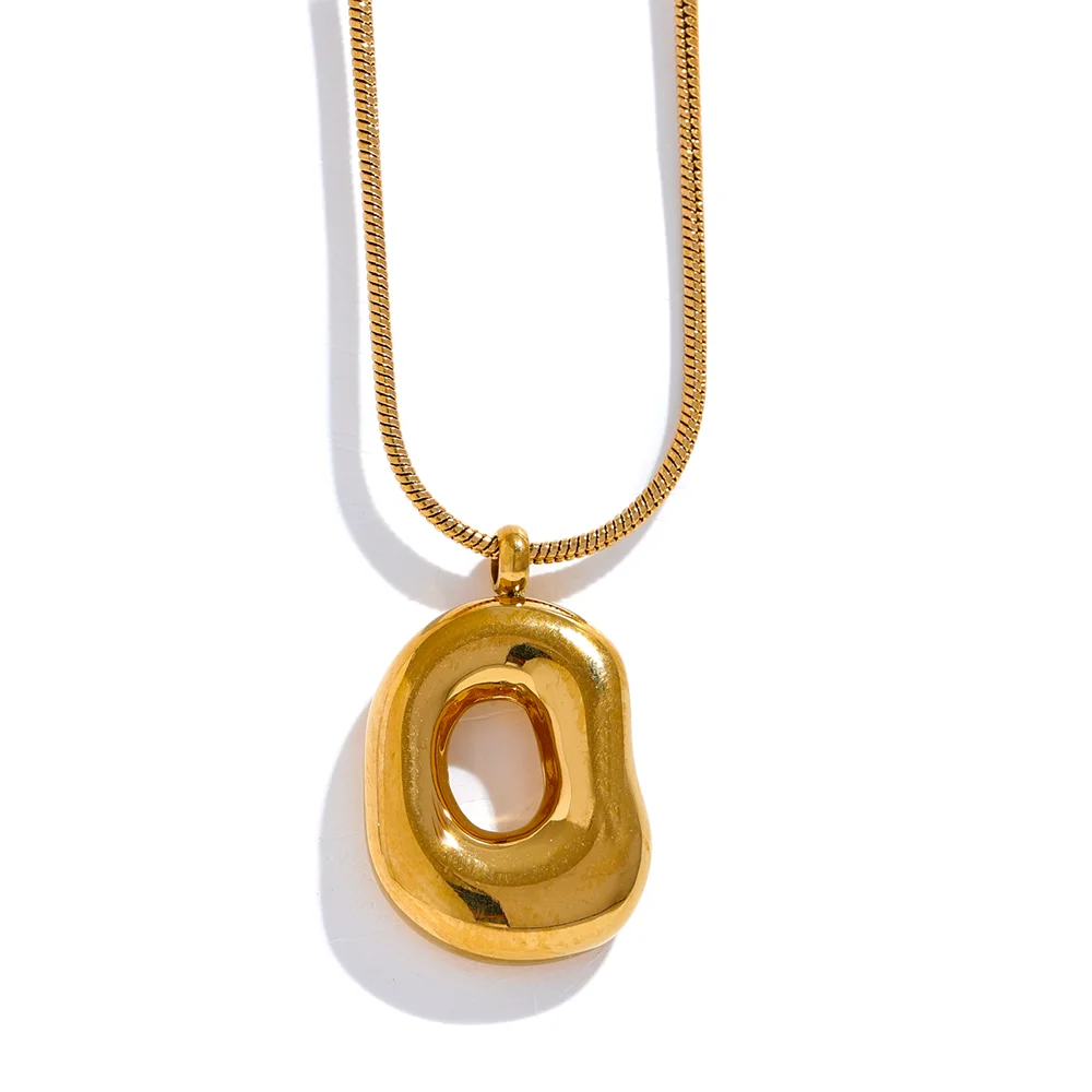 Ova Necklace