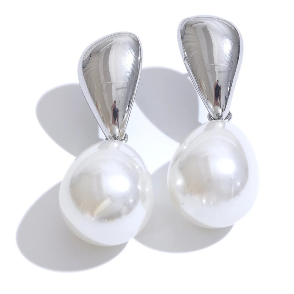 Lova Earrings