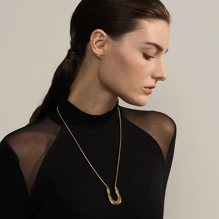 Arco Necklace