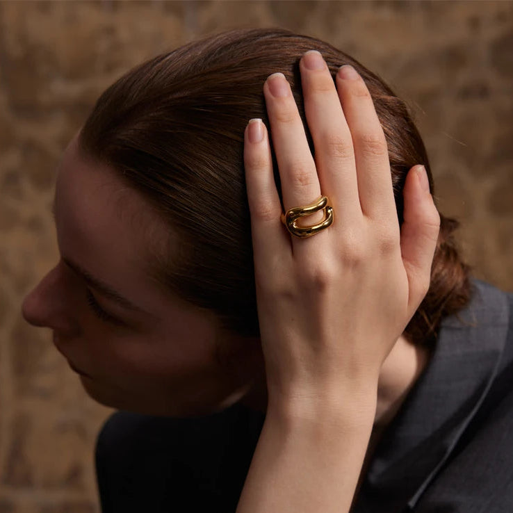 Ova Ring