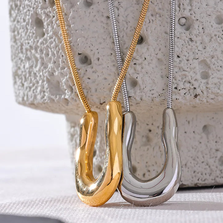 Arco Necklace